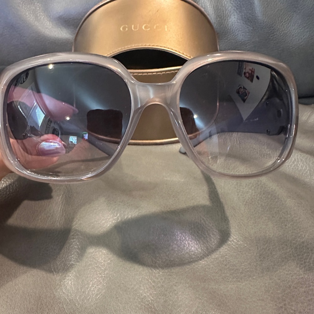Gucci Sunglasses with Gold Case - Picture 3 of 5